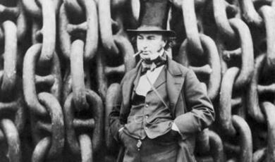 Brunel in front of the SS Great Eastern launching chains