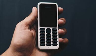 hand holding cell phone